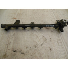  Топливная рампа к  Renault  Megane,  1997