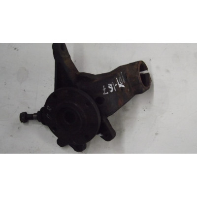  Кулак поворотный правый к  Citroen  Xantia,  1996