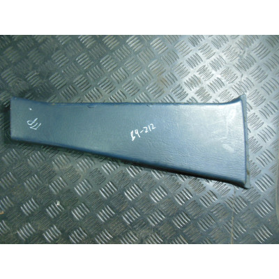  Обшивка стойки центральной правой к  Audi  100,  1989