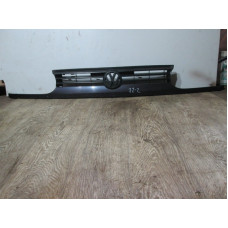  Решетка радиатора к  Volkswagen  Golf,  1995