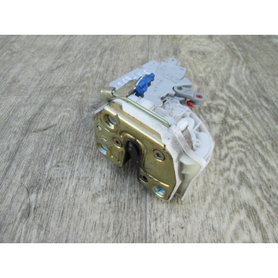  Замок двери задней левой к  Nissan  Primera,  1999