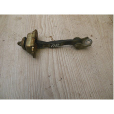  Ограничитель открывания двери передней к  Nissan  Primera,  1998