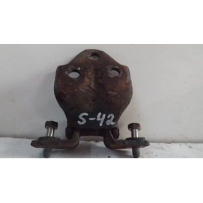  Петля двери передней правой к  Mitsubishi  Colt,  1998