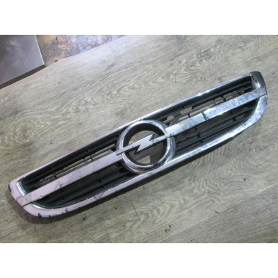  Решетка капота к  Opel  Zafira,  2002