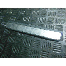  Накладка на порог к  Nissan  Primera,  2001