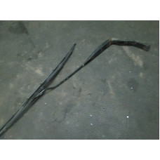  Щеткодержатель (поводок стеклоочистителя, дворник) к  Nissan  Primera,  1993