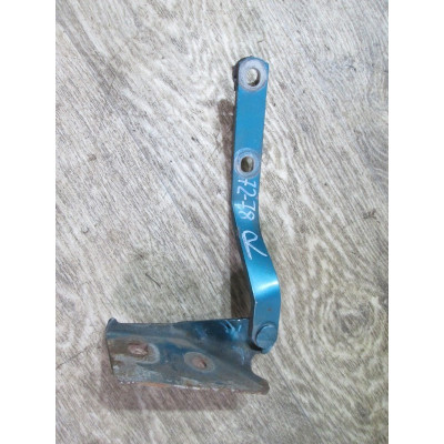  Петля капота левая к  Volkswagen  Golf,  1995