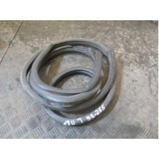  Уплотнитель двери передней левой к  Alfa Romeo  146,  1999