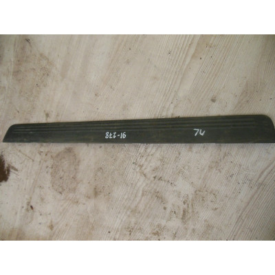  Накладка на порог к  Nissan  Primera,  1998