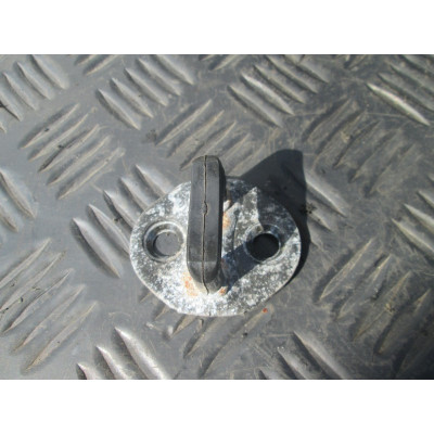  Ответная часть (скоба) замка двери к  Mitsubishi  Galant,  1998