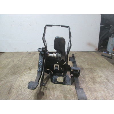  Узел педальный (блок педалей) к  Volkswagen  Golf,  1995