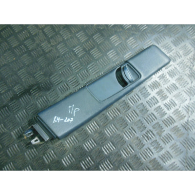  Обшивка стойки центральной правой к  Audi  100,  1989