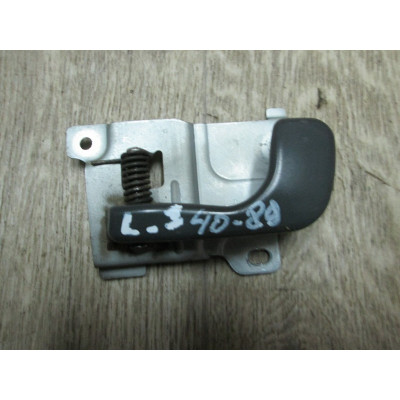  Ручка внутренняя задняя левая к  Mitsubishi  Space Wagon,  1996