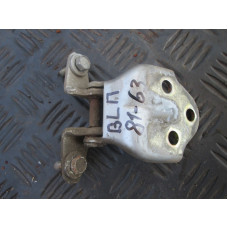  Петля двери передней левой к  Mitsubishi  Galant,  1998