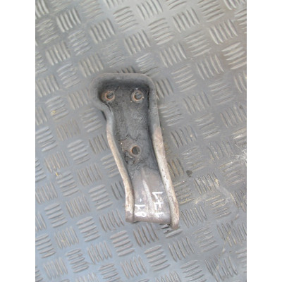  Кронштейн к  Mitsubishi  Galant,  1998