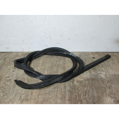  Уплотнитель двери задней правой к  Fiat  Punto,  1998