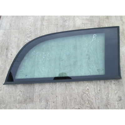  Стекло кузовное боковое правое к  Opel  Omega,  1998