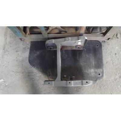  Крепление сиденья к  Dodge  Grand Caravan,  2002