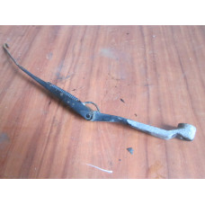  Щеткодержатель (поводок стеклоочистителя, дворник) к  Mitsubishi  Galant,  1995