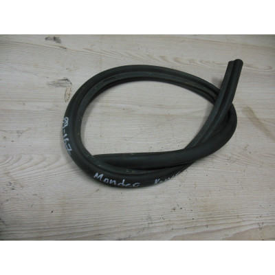  Уплотнитель капота к  Ford  Mondeo,  1995