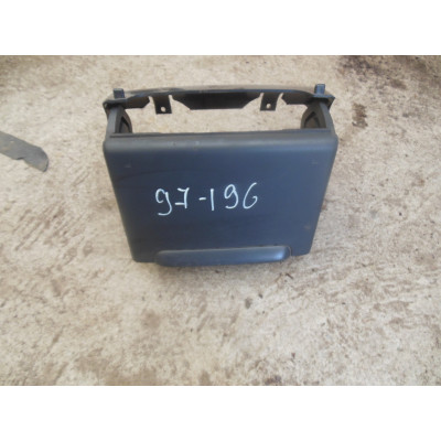 Рамка под магнитолу к  Renault  Laguna,  1999