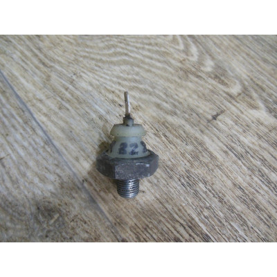  Датчик давления масла к  Audi  100,  1988