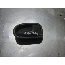  Ручка внутренняя передняя правая к  Mazda  323,  1997