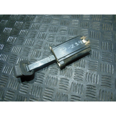  Ограничитель открывания двери к  Mercedes  E W210,  2001