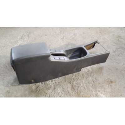  Подлокотник к  Nissan  Primera,  1997