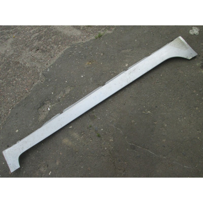  Накладка на порог к  Nissan  Primera,  2001