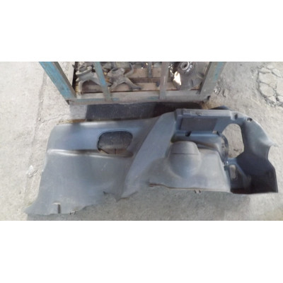  Обшивка багажника к  Mitsubishi  Colt,  1998