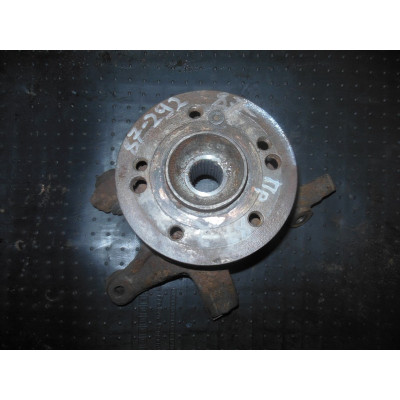  Кулак задний правый к  Mercedes  E W210,  2001