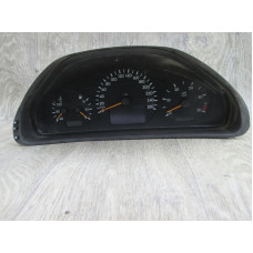  Щиток приборов (приборная панель) к  Mercedes  E W210,  2001