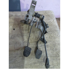  Узел педальный (блок педалей) к  Audi  A6,  1999