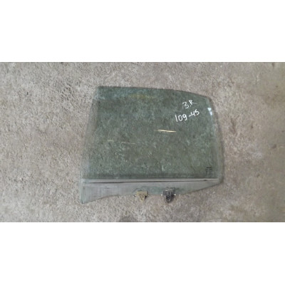  Стекло двери задней левой к  Nissan  Primera,  1997