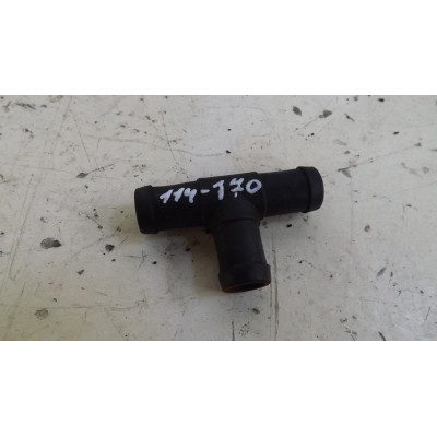 Фланец (тройник) системы охлаждения к  Audi  100,  1988