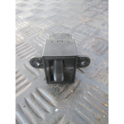  Кнопка (выключатель) к  Mitsubishi  Galant,  1998