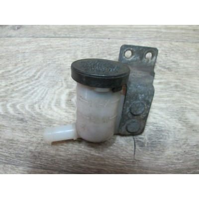  Бачок главного цилиндра сцепления к  Nissan  Primera,  1994