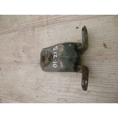  Петля двери передней правой к  Nissan  Primera,  1998