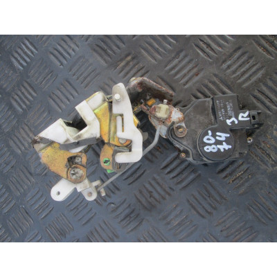  Замок двери задней правой к  Mitsubishi  Galant,  1998