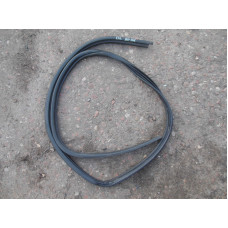  Уплотнитель двери передней левой к  Nissan  Primera,  2001