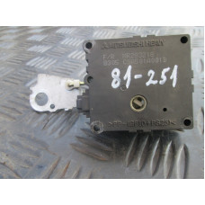  Моторчик заслонки печки к  Mitsubishi  Galant,  1998