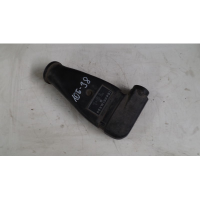  Патрубок воздушного фильтра к  Ford  Escort,  1998