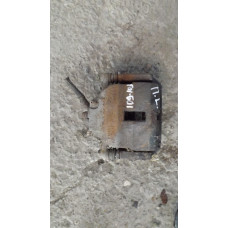  Суппорт передний левый к  Nissan  Primera,  1997