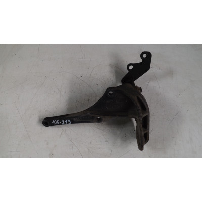  Кронштейн двигателя к  Ford  Escort,  1998