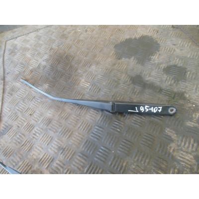  Щеткодержатель (поводок стеклоочистителя, дворник) к  Fiat  Punto,  2001