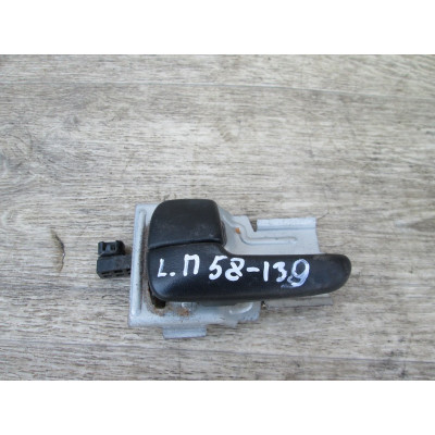  Ручка внутренняя передняя левая к  Mazda  323,  1998