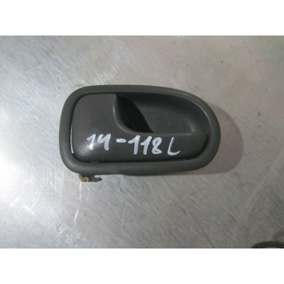 Ручка внутренняя передняя левая к  Mazda  323,  1997