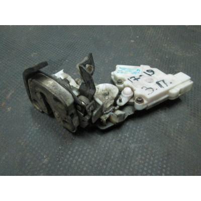  Замок двери задней правой к  Nissan  Primera,  1993