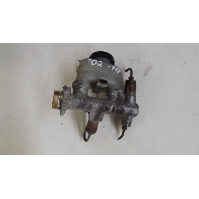  Цилиндр тормозной главный к  Nissan  Sunny,  1993